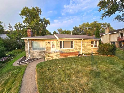 1736 E Shore Drive, Maplewood, MN 55109