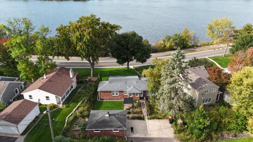 1736 E Shore Drive, Maplewood, MN 55109