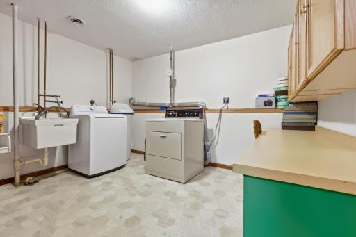 32-print-1063_Sunwood_Park_Ln-16.jpg