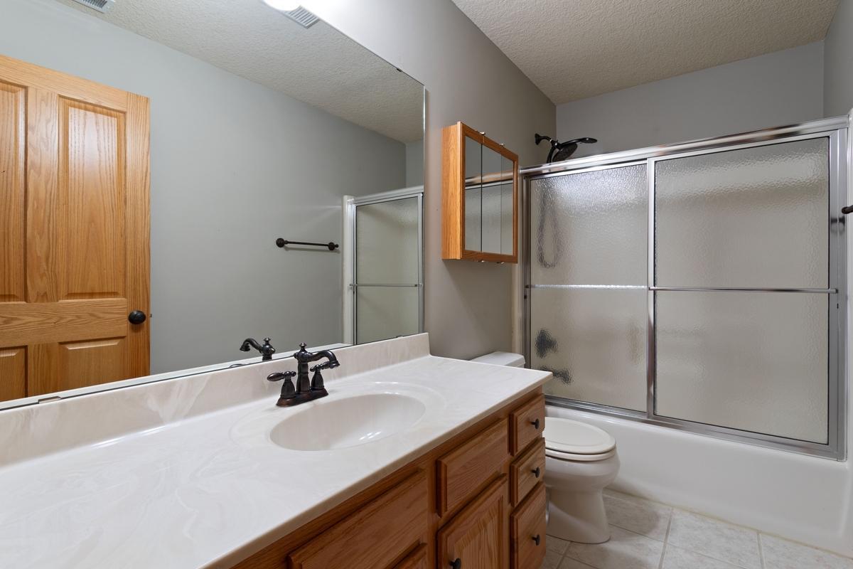 Full bath upper level