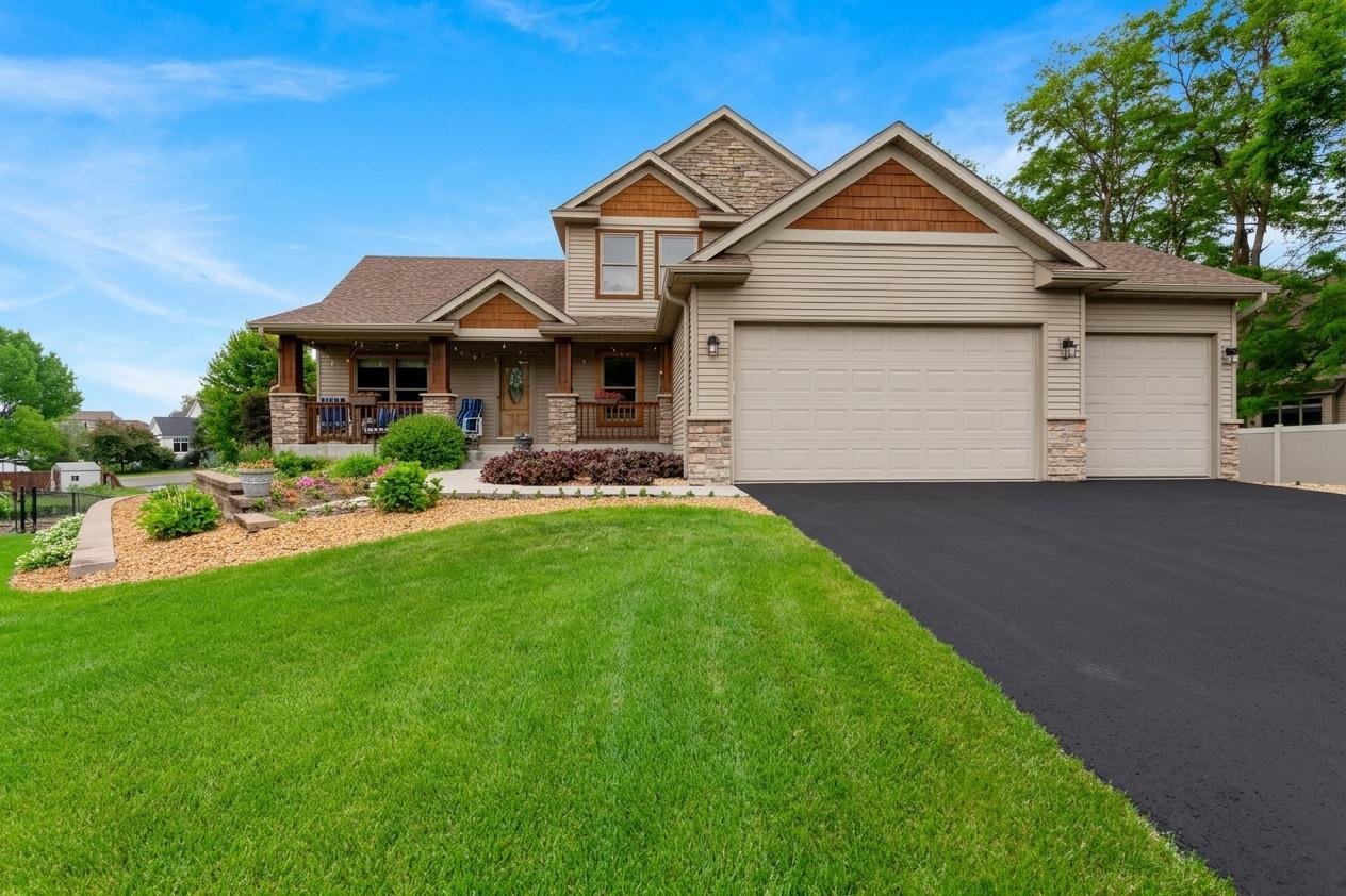 Property photo for 600 Topaz Lane, Hudson, WI 54016