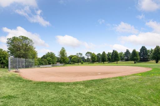 8585 Chanhassen Hills Drive S, Chanhassen, MN 55317
