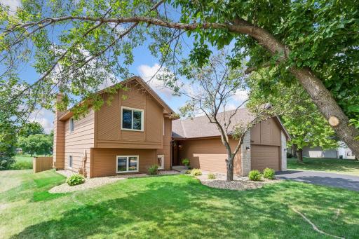 8585 Chanhassen Hills Drive S, Chanhassen, MN 55317