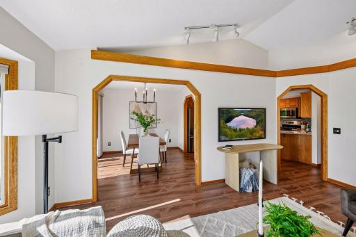 Great flow from the dining and kitchen area to the living room - perfect for enteratining