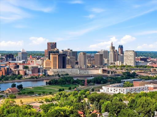 Within walking distance to the river area and Harriet Island park ... just a quick $10 Uber to downtown St Paul