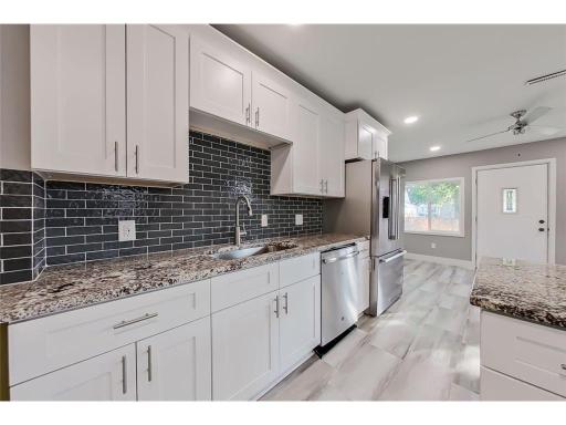 kitchen2.jpg