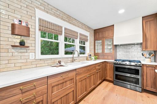 5248 France Avenue N, Brooklyn Center, MN 55429