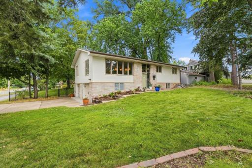 5248 France Avenue N, Brooklyn Center, MN 55429