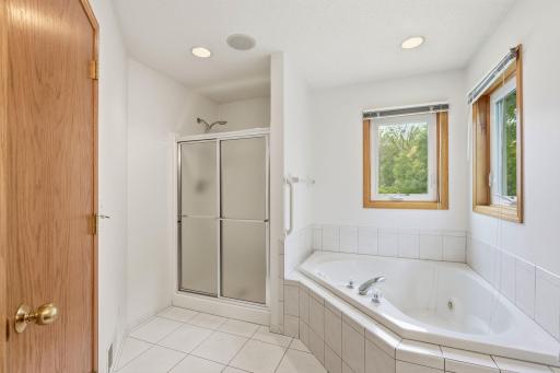Ensuite offer jetted tub & separate shower