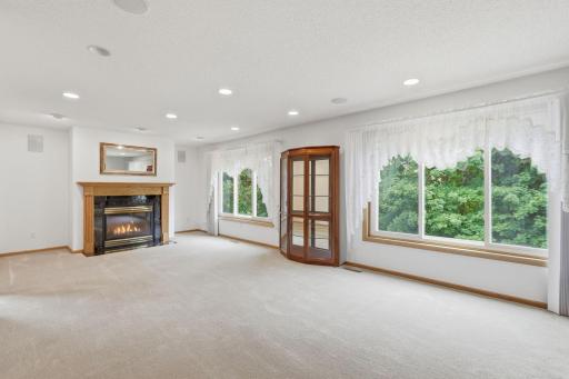 2nd living room - ideal for an in-law, nanny, or guest suite