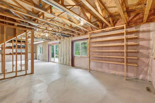 Unfinished lower-level walk-out w/egress window