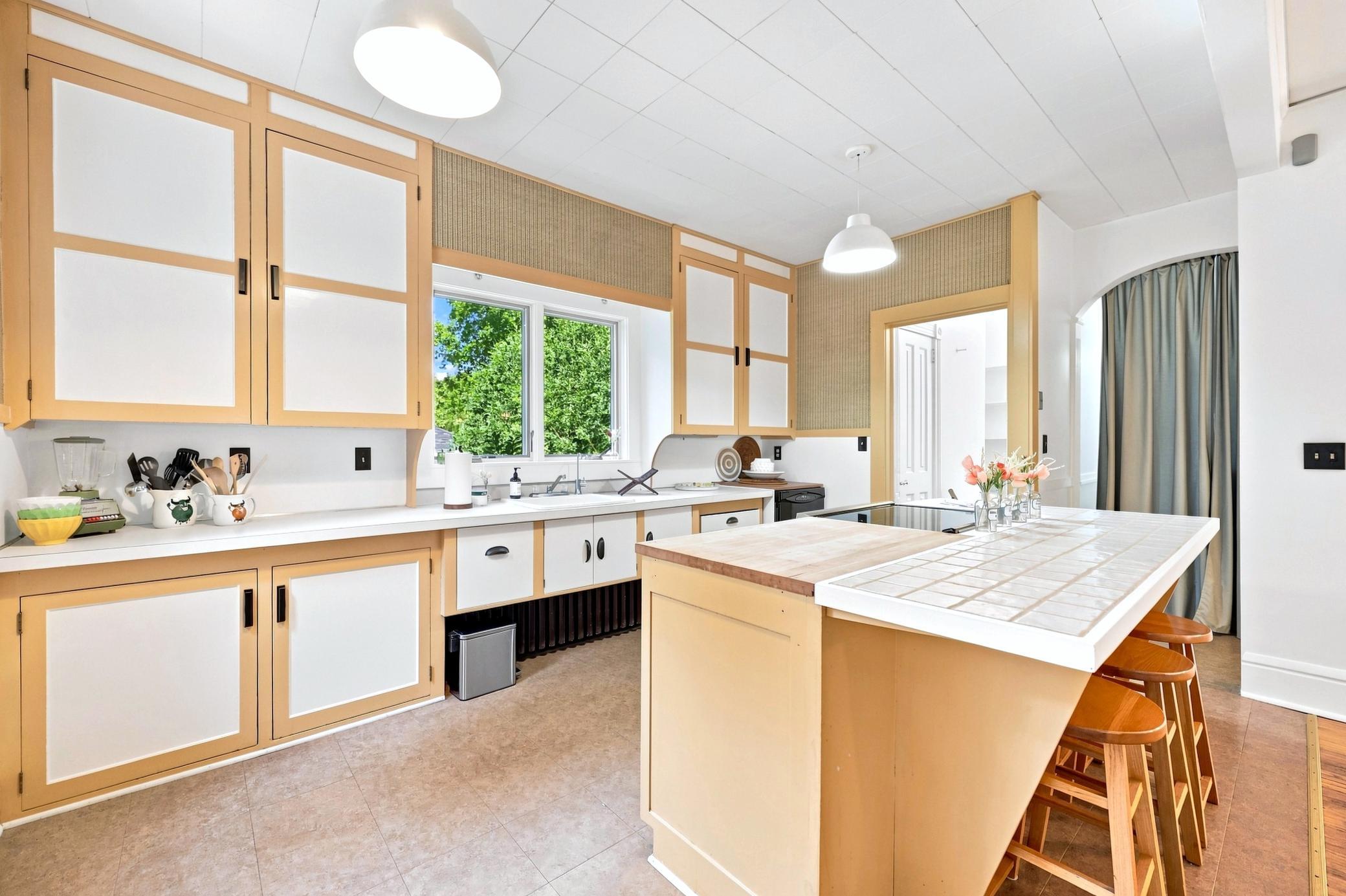 Spacious Kitchen with Ample Cupboard Space