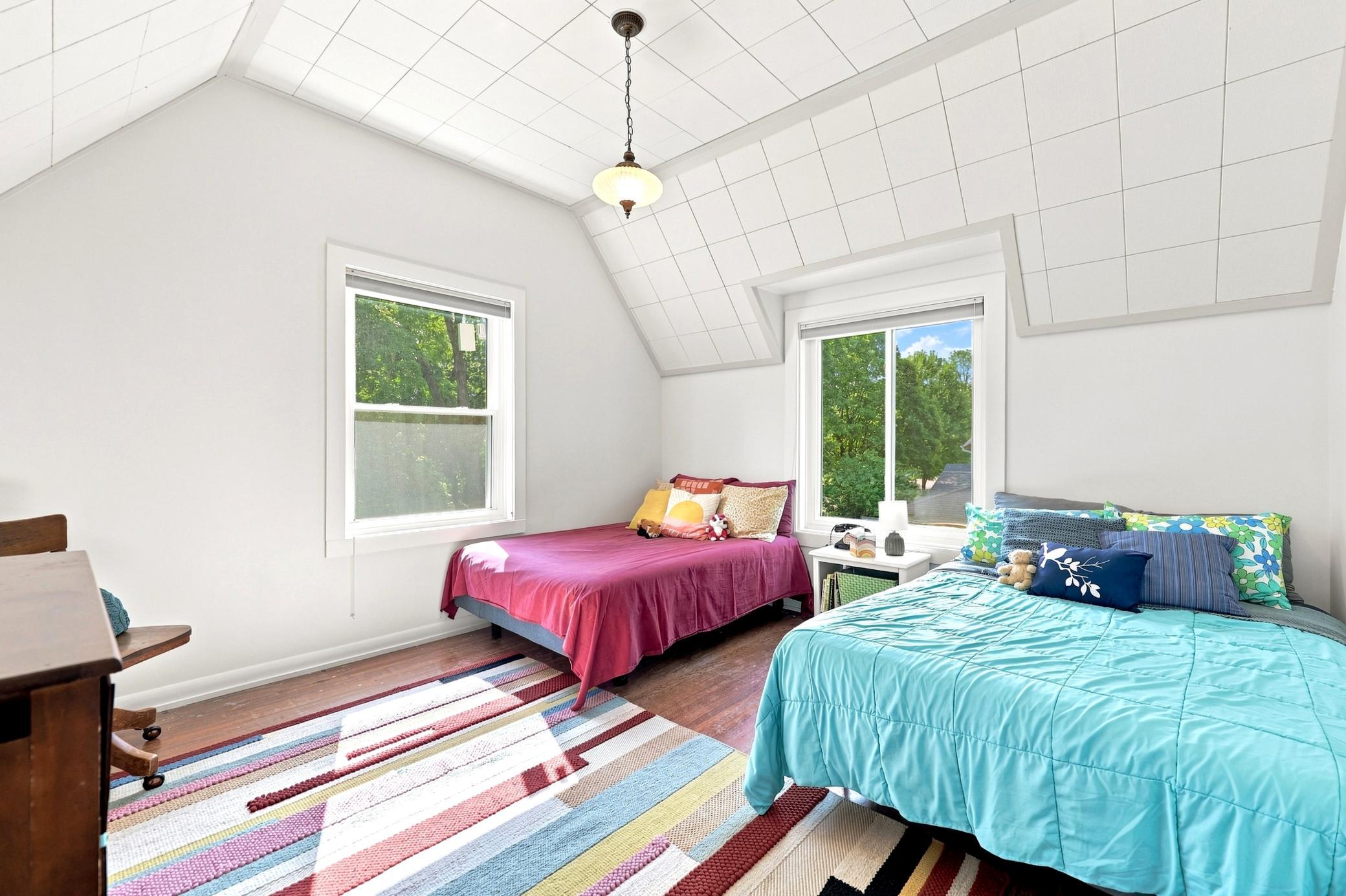 Second Bedroom Vaulted Ceiling Upstairs