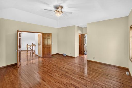 Large bedroom with ensuite bath and walk-in closet.