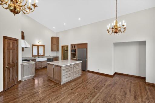 The kitchen dining space provides and extra nook for a coffee bar or anything your heart desires.