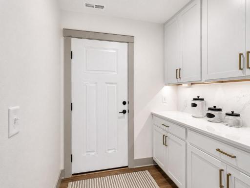 309 Pinehurst Drive, Mankato, MN 56001