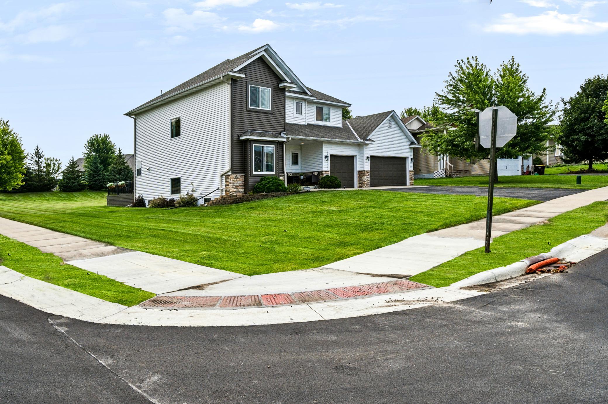 02-Corner Lot.jpg