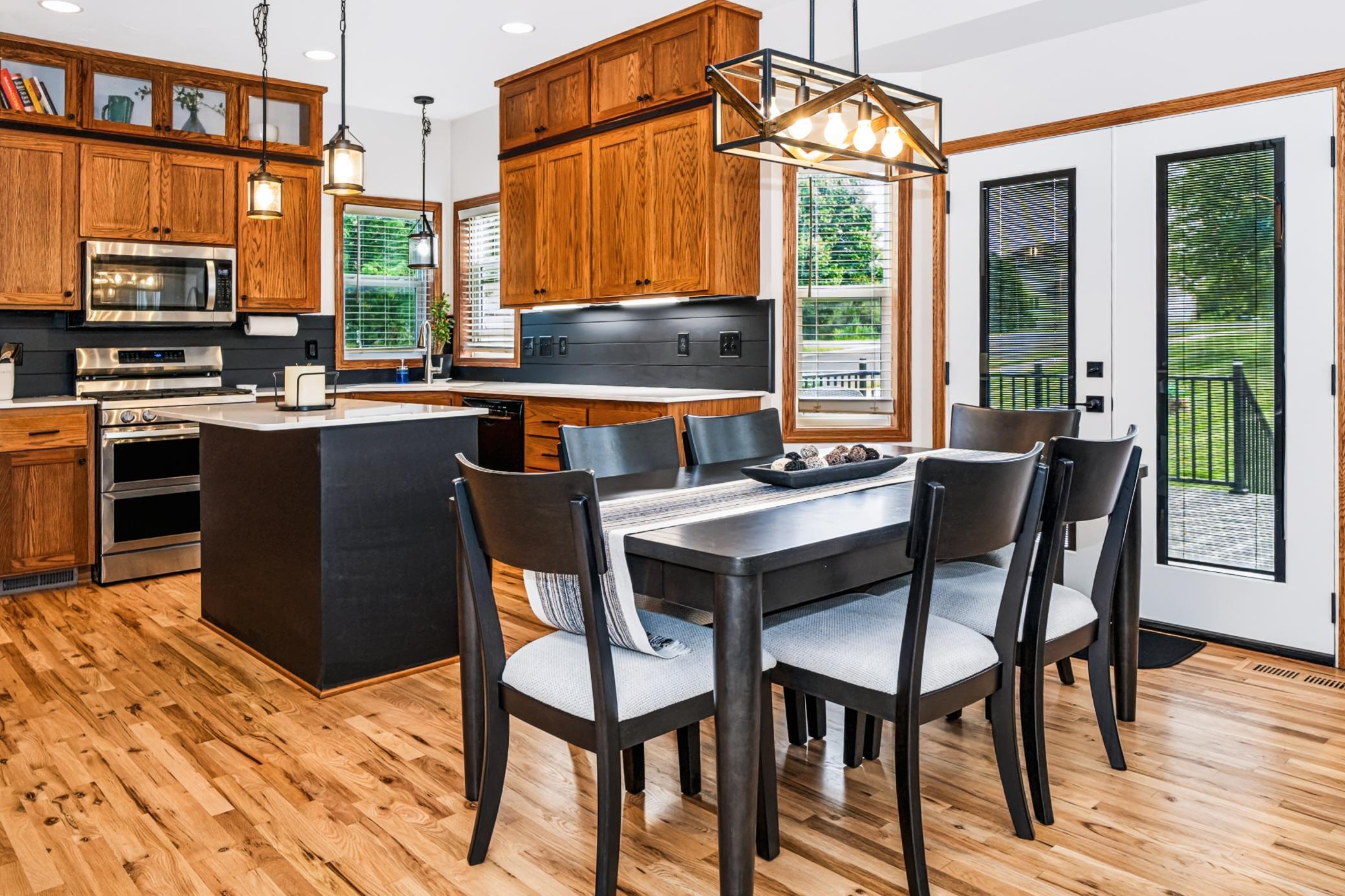 17-Kitchen & Dining.jpg