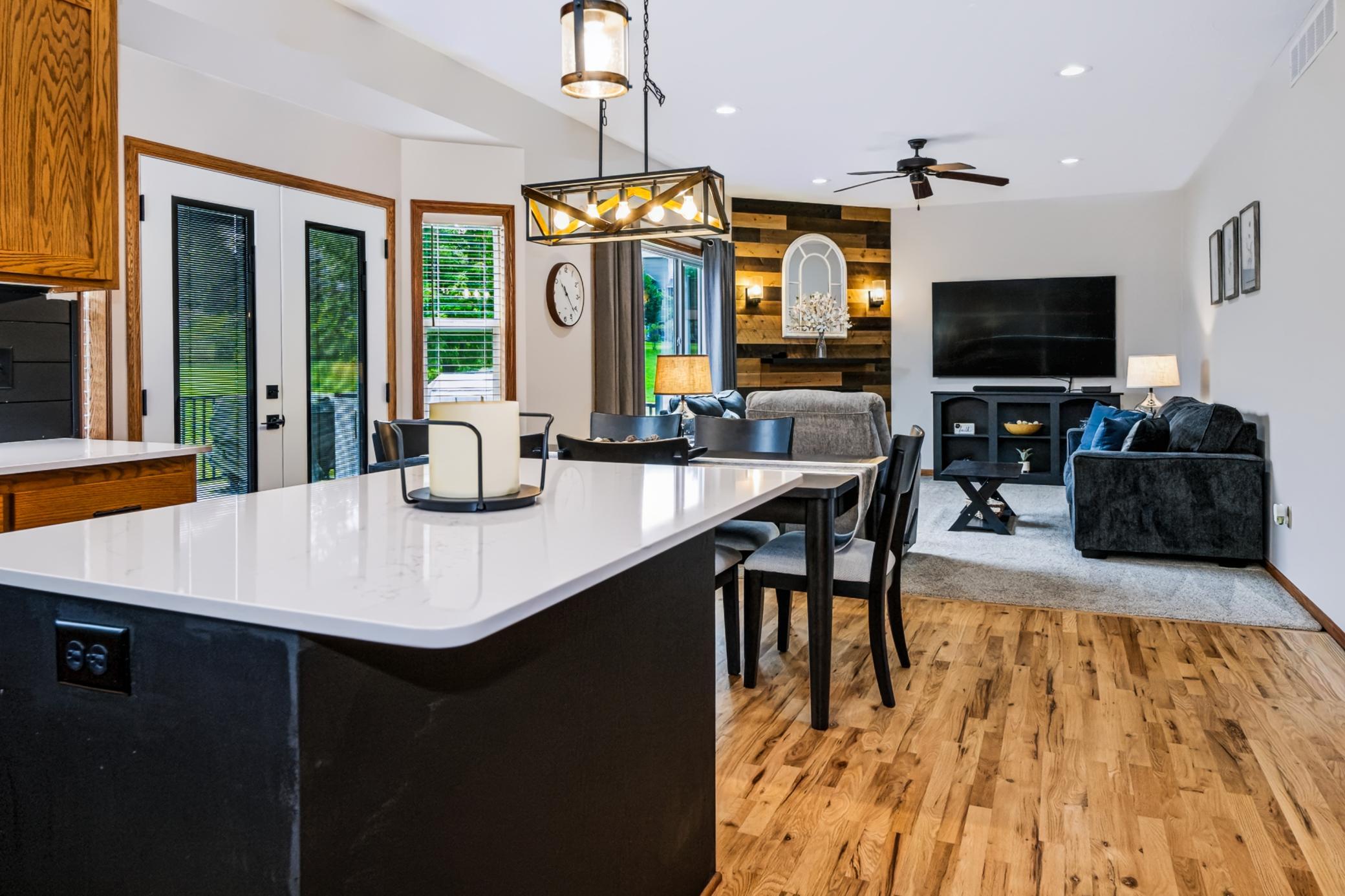 25-Kitchen View.jpg