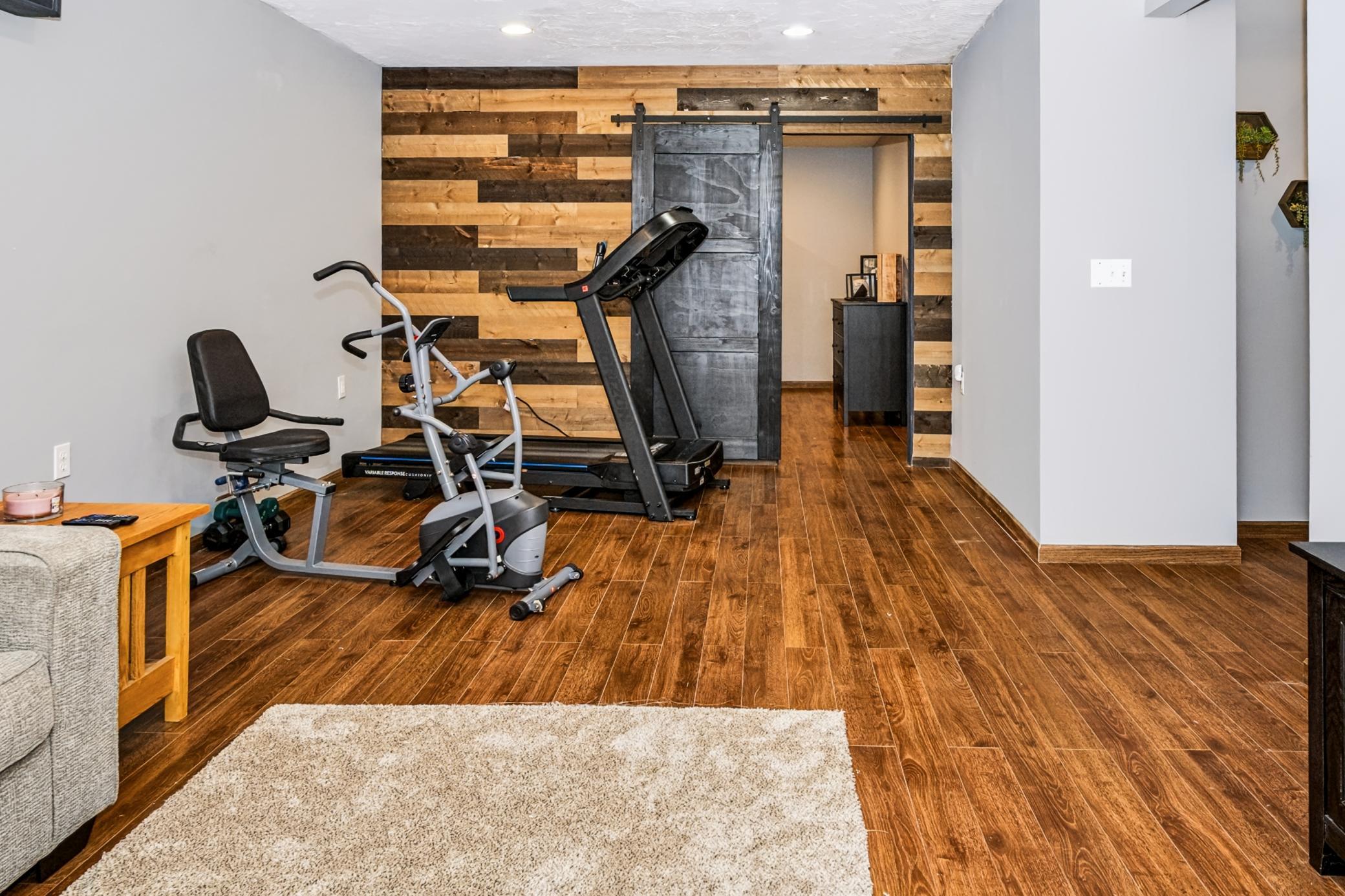 45-Family Room - LL.jpg