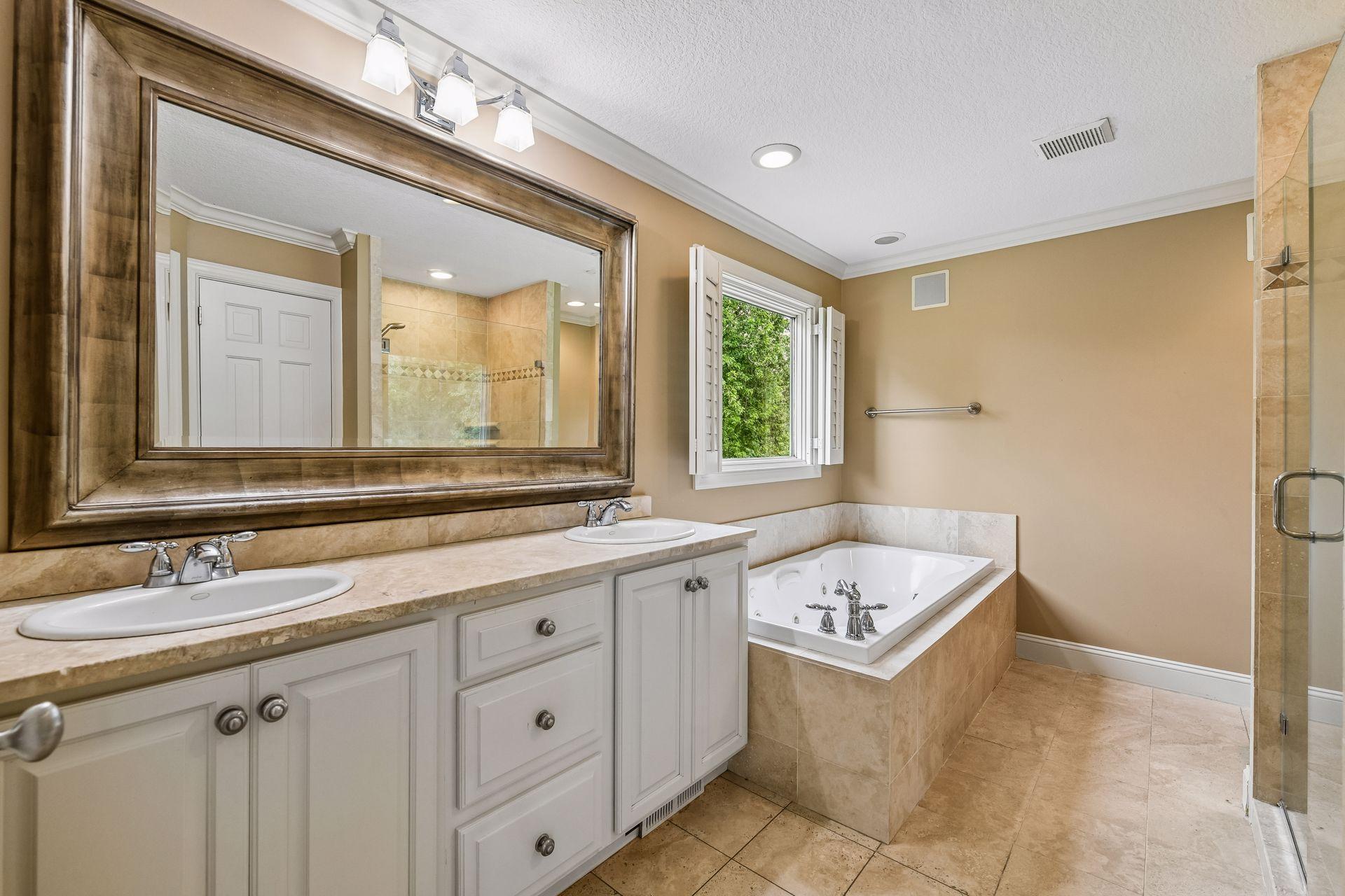 Private primary full bathroom