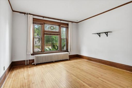 705 Jefferson Ave - Living room