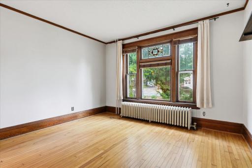 705 Jefferson Ave - Living room