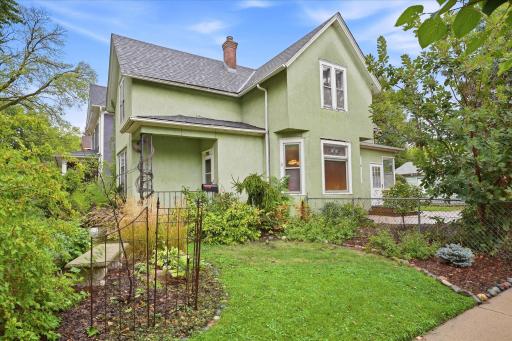 705 Jefferson Ave - Side view - Note corner lot