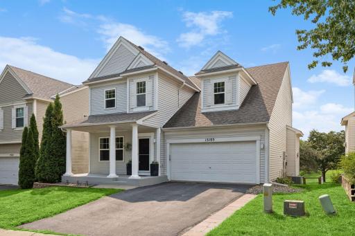 Located in the heart of Apple Valley- this is one you don't want to miss