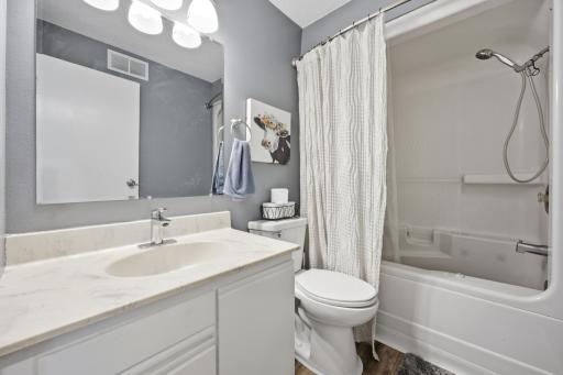 778 14th Avenue W, West Fargo, ND 58078