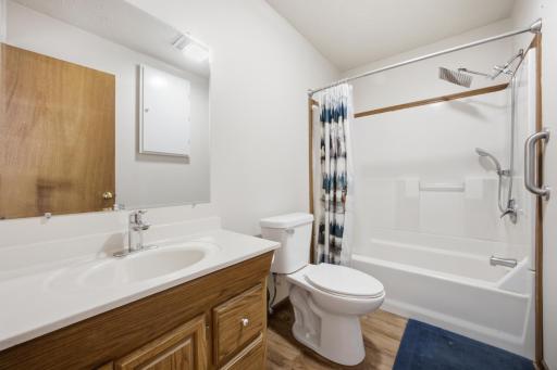 778 14th Avenue W, West Fargo, ND 58078