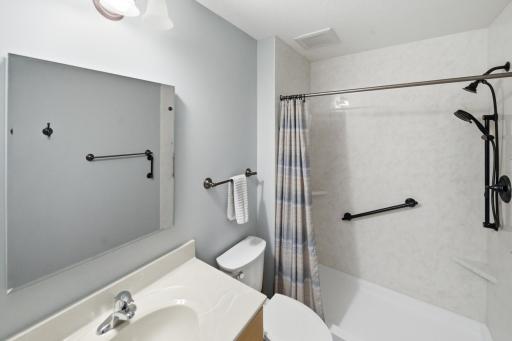 1407 Woodland Way, Lake City, MN 55041