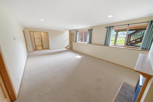 1407 Woodland Way, Lake City, MN 55041