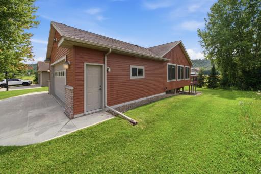 1407 Woodland Way, Lake City, MN 55041