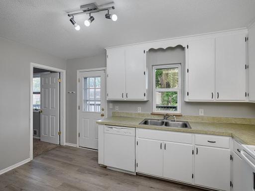 2300 13th Avenue E, North Saint Paul, MN 55109