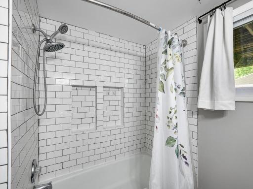 2300 13th Avenue E, North Saint Paul, MN 55109