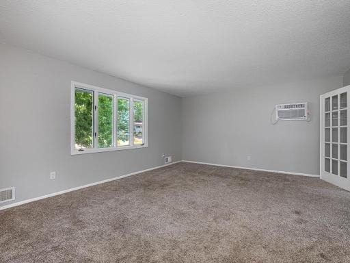 2300 13th Avenue E, North Saint Paul, MN 55109