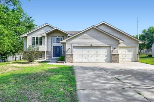 Nicely Maintained Large Multilevel with 3 Car Garage and Concrete Driveway - Copy.jpg