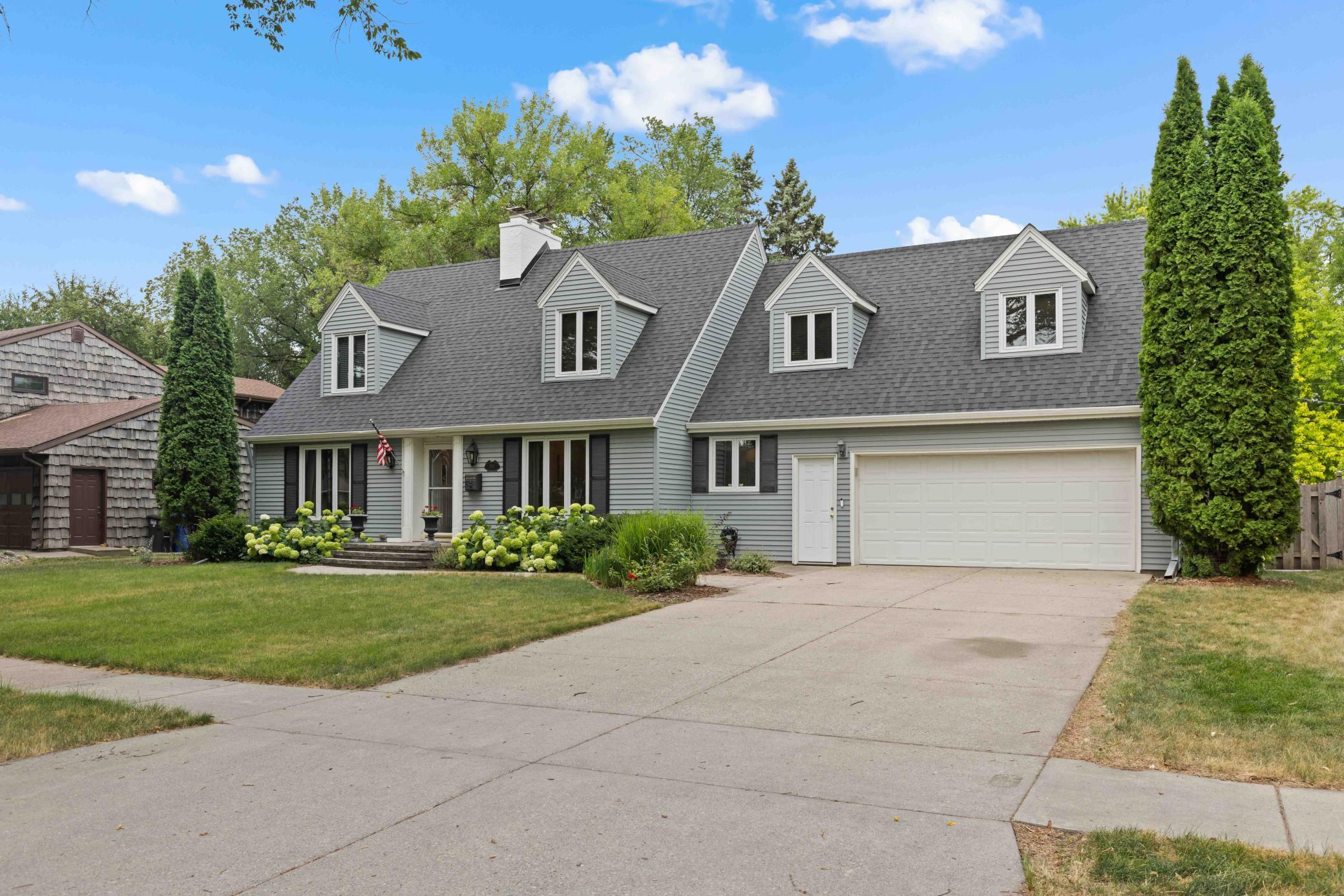 1711 7th street south Fargo MLS-3.jpg