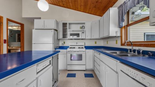 N1395 Grouse Road, Sarona, WI 54870