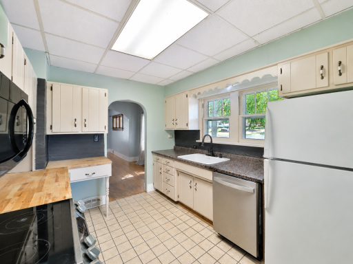 403 5th Street NE, Staples, MN 56479