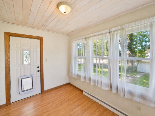 403 5th Street NE, Staples, MN 56479