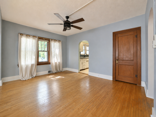 403 5th Street NE, Staples, MN 56479