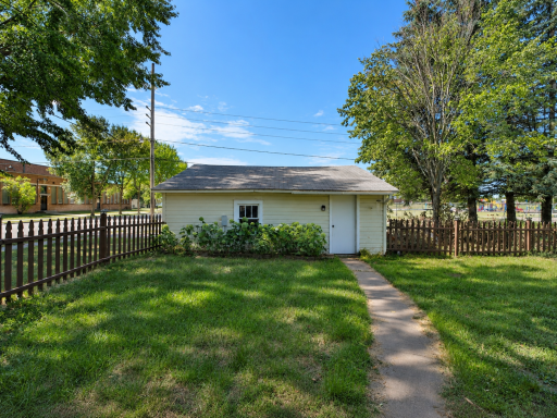 403 5th Street NE, Staples, MN 56479