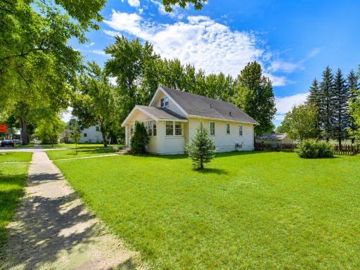 403 5th Street NE, Staples, MN 56479