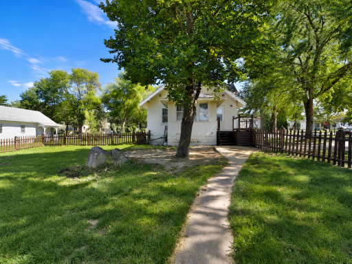 403 5th Street NE, Staples, MN 56479