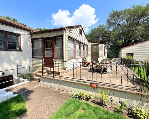 40 Back Deck off of Screened in Porch.jpg