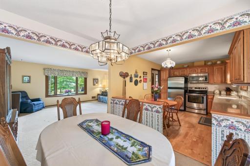 420 N Comstock Lane N, Plymouth, MN 55447