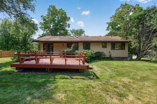 420 N Comstock Lane N, Plymouth, MN 55447