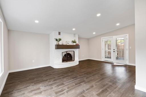6208 81st Avenue N, Brooklyn Park, MN 55443